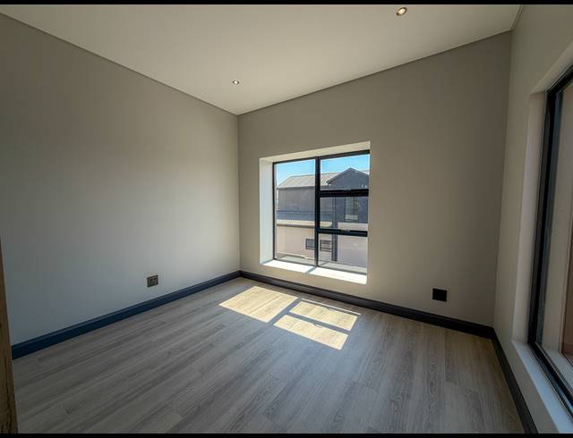 4 BEDROOM HOUSE FOR SALE IN FOUNTAINBROOK ESTATE
